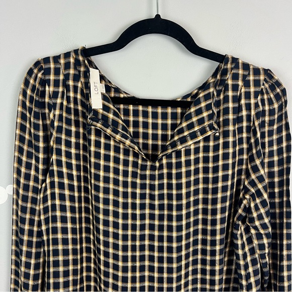 Loft Pleated Cuff Gold Accent Top Size Small - Picture 6 of 8